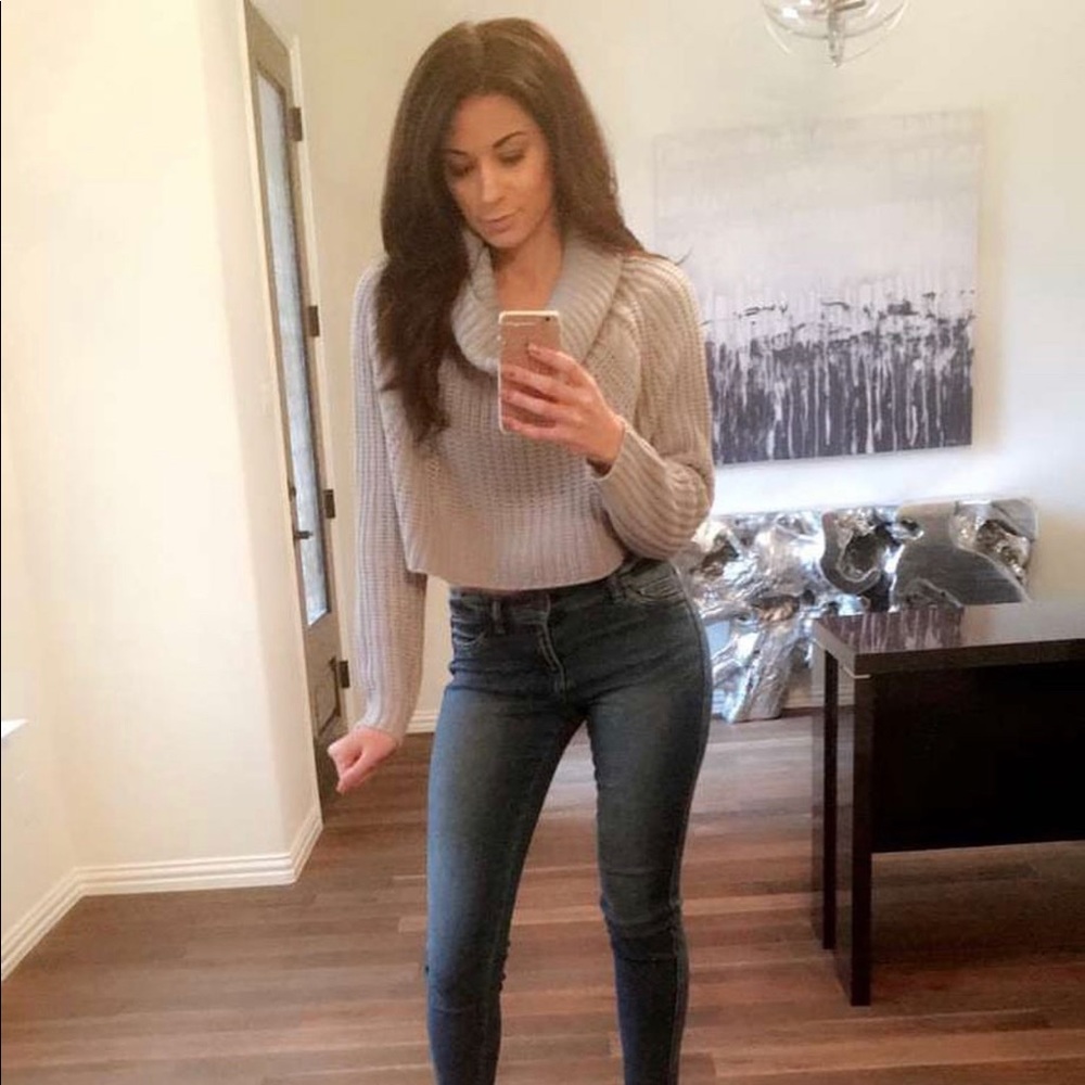 Cropped Turtleneck
